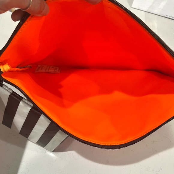 VTG Iconic Henri Bendel TO GO TECH SET, NWT, 3 Bag Set: Phone, iPad, & Laptop - Picture 6 of 13